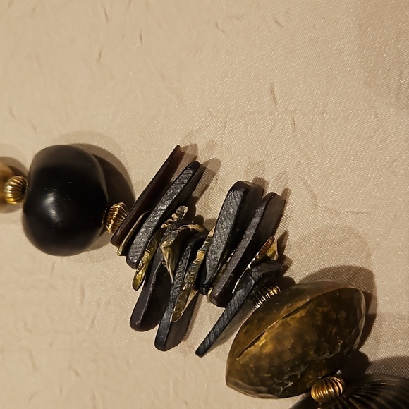 WOODEN Vintage Mixed Media Necklace - Picture 3 of 10